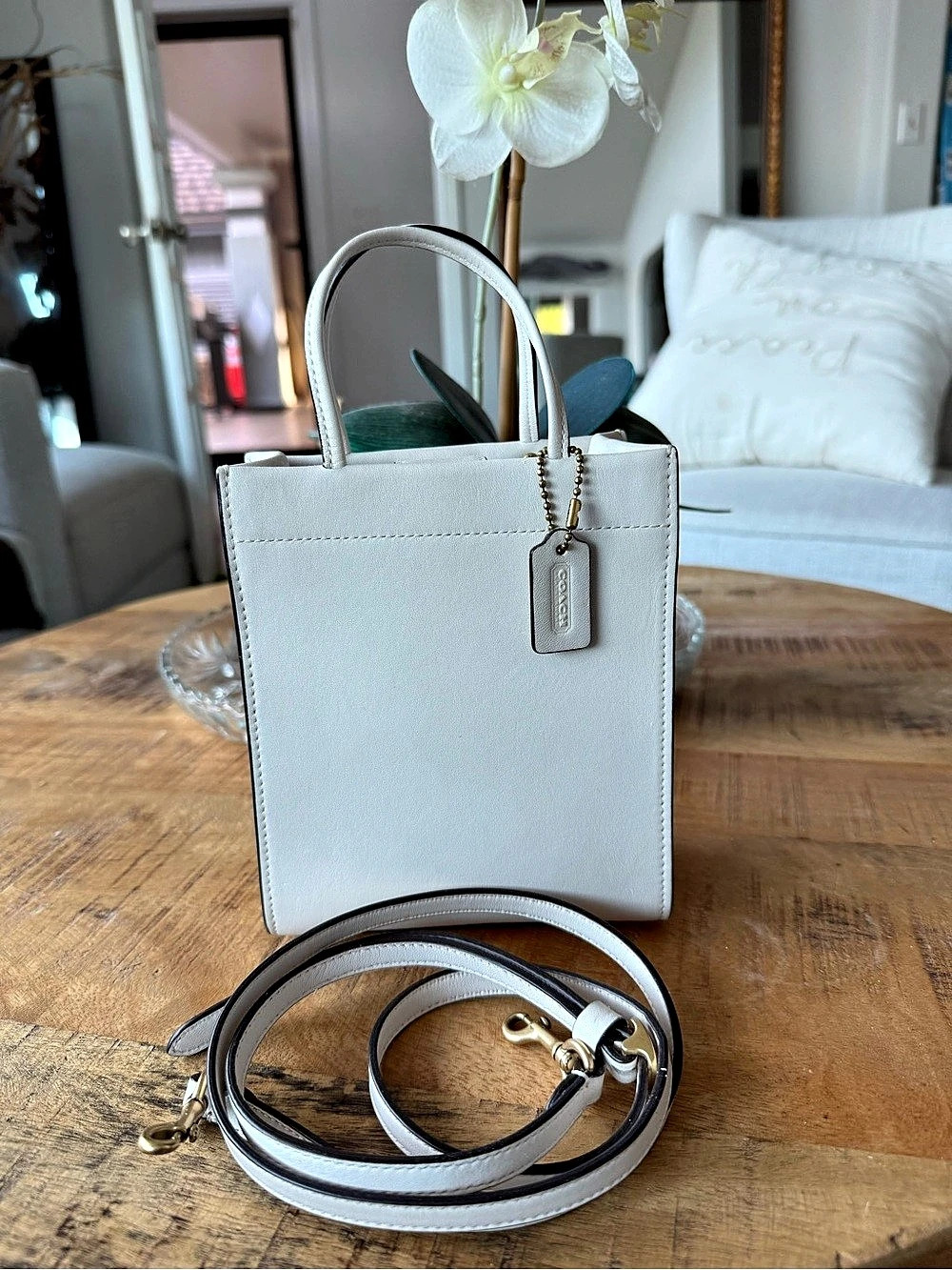 Coach Field Tote 22 White Tote Bag Like New